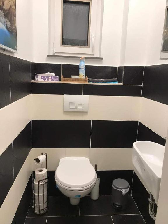 Privatzimmer Bina In Trier Exteriör bild